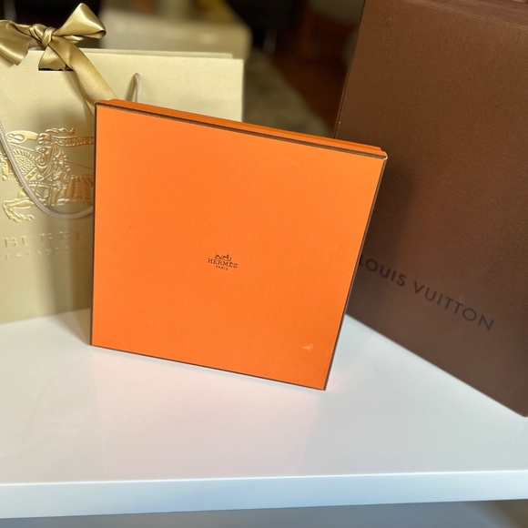 Hermes, Louis Vuitton, Burberry Bundle: Boxes, Gift Bag, Dust BagDesigner - Picture 2 of 16